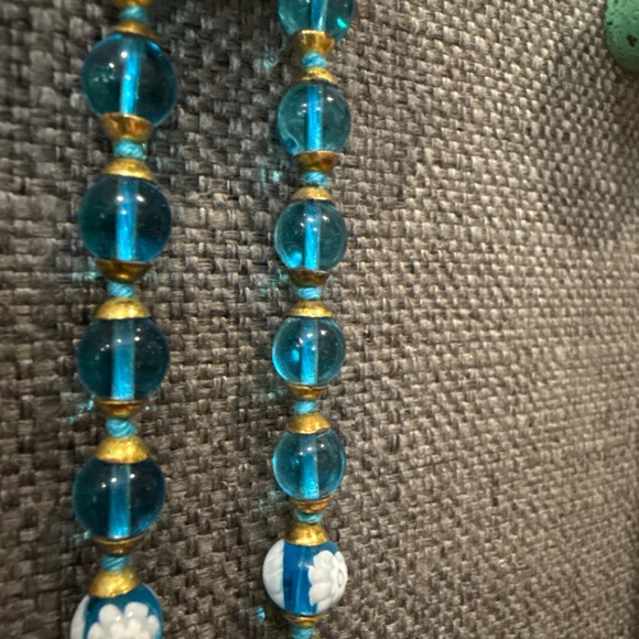 Artisan glass necklace with white flowers and aqua blue glass - Picture 6 of 8